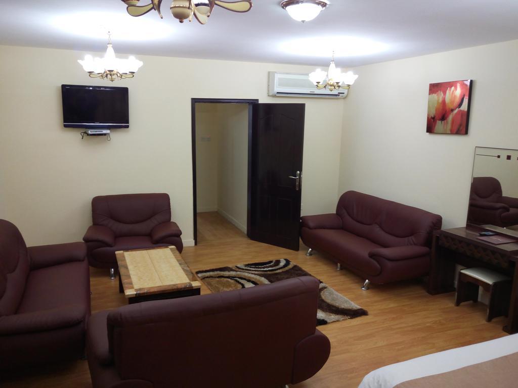 Tiger Home Hotel Apartments มัสกัต ภายนอก รูปภาพ